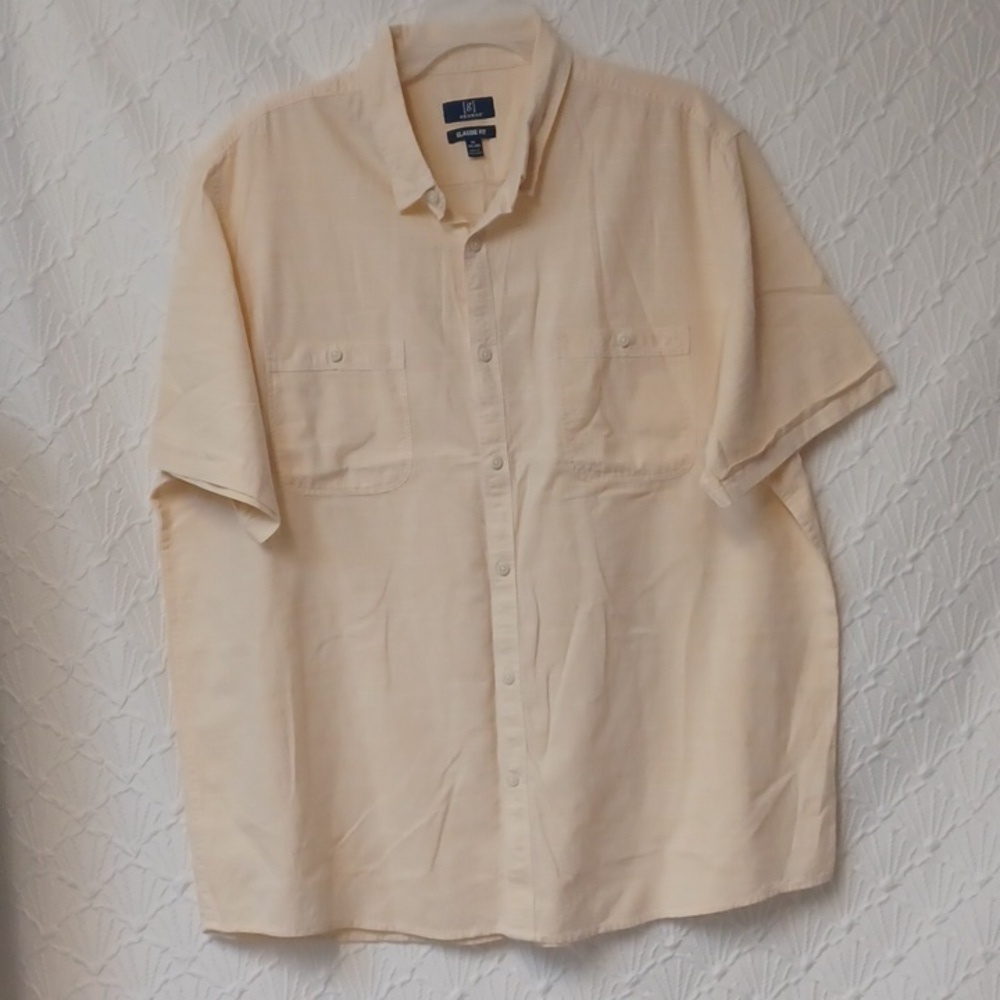 GEORGE Classic Fit  SIZE XL. Men's Cream Short Sleeve Shirt